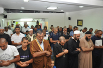 بالفيديو والصور: شعائر صلاة التراويح من مسجد محمد الفاتح في مدينة يافا